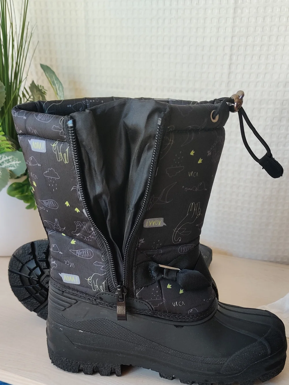 Kids' Black Dinosaur Print Winter Snow Boots Size 12
